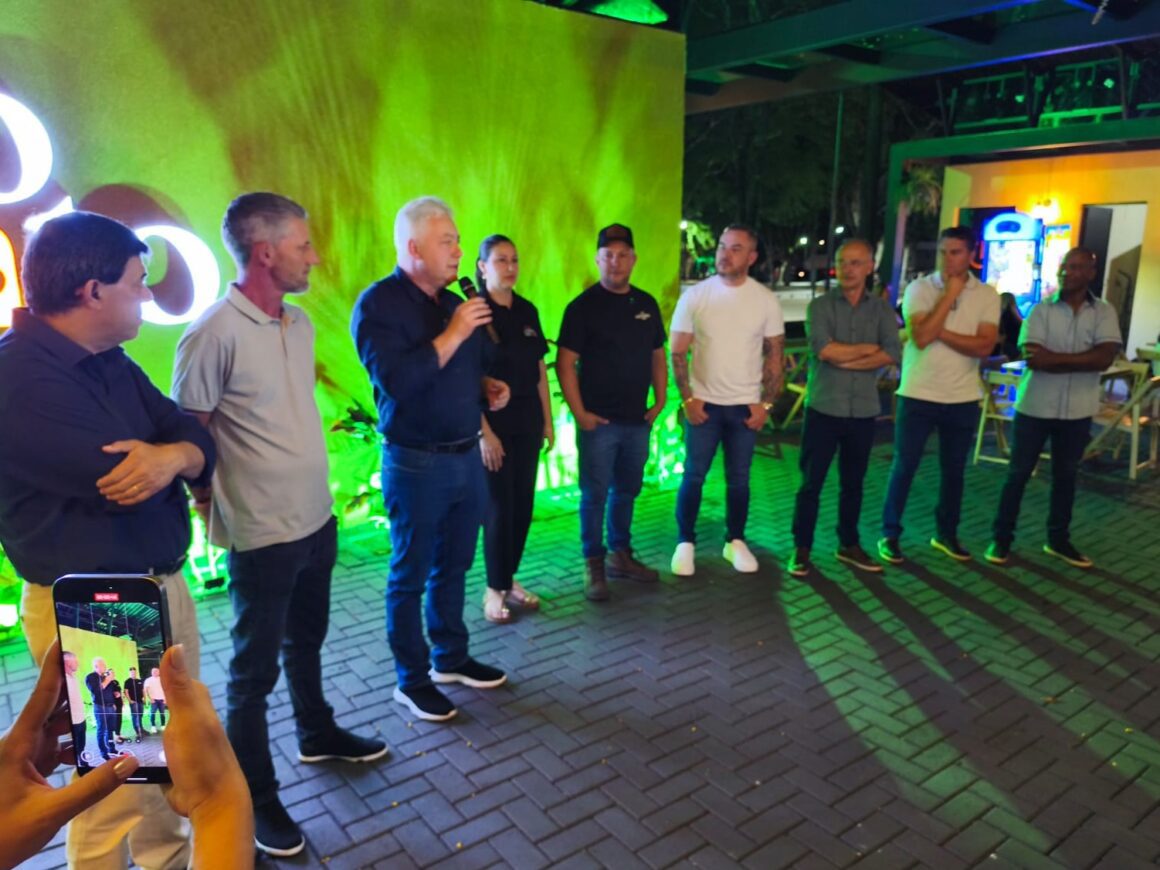 cccc Praça do Fórum de Campo Mourão ganhaespaço de alimentação com sanitários públicos