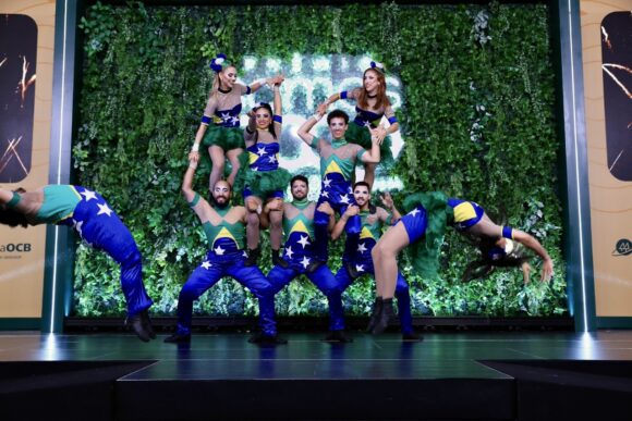 WhatsApp Image 2025-12-10 at 16.27.56 Sou Arte faz sucesso no SomosCoop, em Brasília