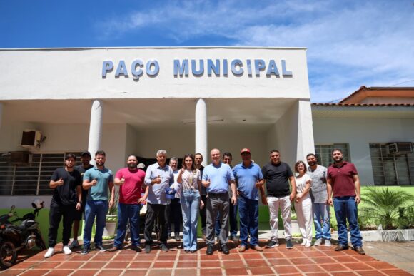 WhatsApp Image 2025-12-12 at 08.17.11 Maria Victoria e Ricardo Barros no trecho: 17 cidades em dois dias